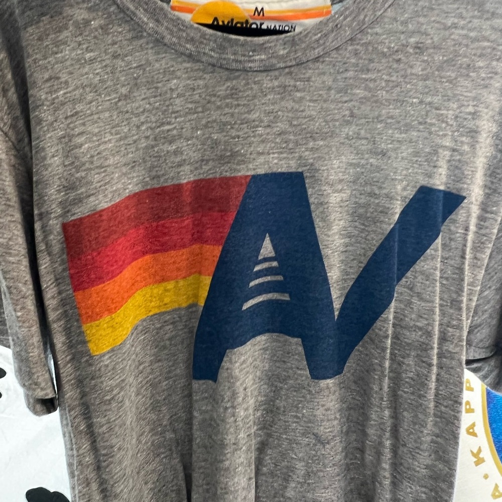 gray aviator tee